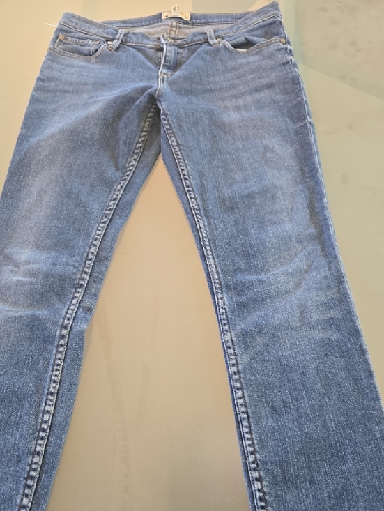 Roxy Light Blue Denim Jeans with Leather Logo Patch - Picture 10 of 12